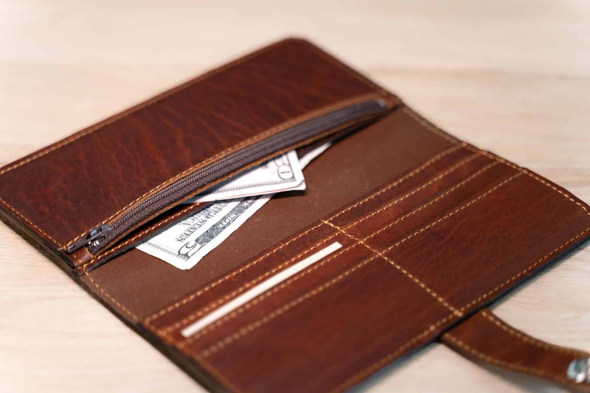 Thin wallets, World's Thinnest Leather Wallet