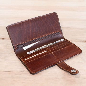 Inside Of The Women'S Slim Wallet
