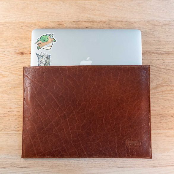 Macbook Pro Leather Sleeve - Dark Red Sandstone